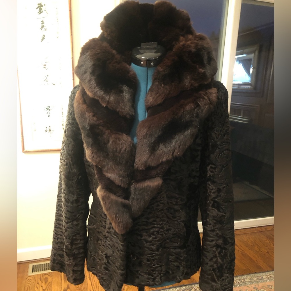 Luxurious Jean Crisan brown color genuine lamb with chinchilla collar shortcoat